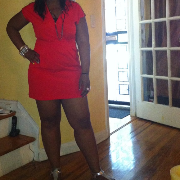 Red V-neck cap sleeve dress - Picture 2 of 5